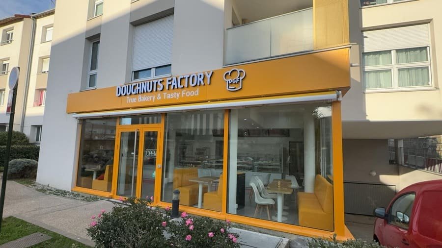 pose enseigne lumineuse magasin facade commerciale installation professionnelle boutique store led neon paris meilleur 14